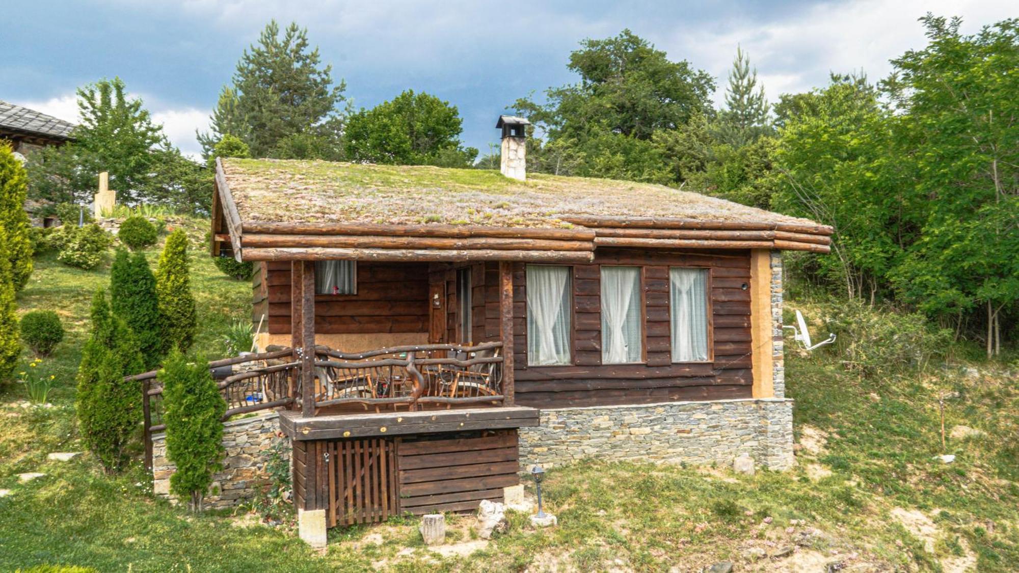 Панорама Хаус Лещен И Еко Къщи Дървена И Землянка Exterior photo
